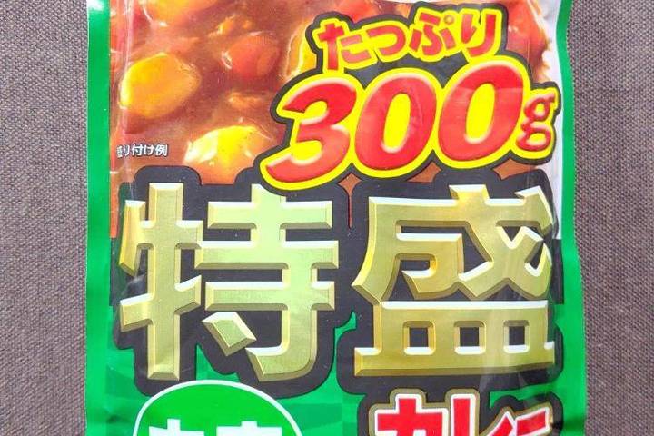エスビー食品 たっぷり300g特盛カレー エスビー食品 たっぷり300g特盛カレー